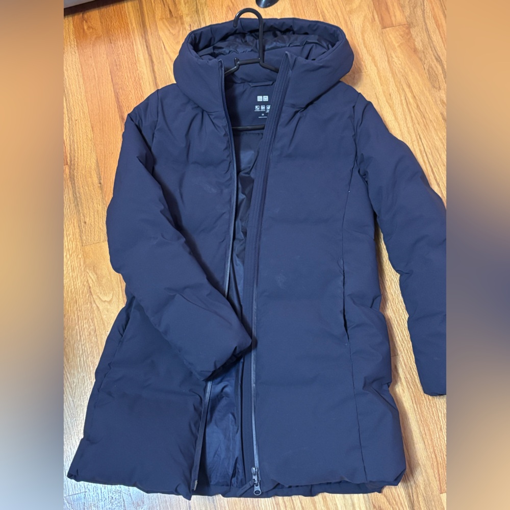Uniqlo Women's Navy mid length puffer Jacket